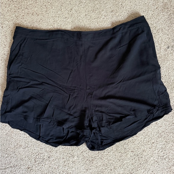 Old Navy Black Shorts (size 4x) - Picture 1 of 3